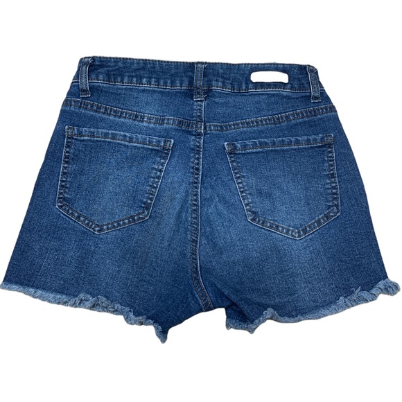 True Craft Cut off Shorts Raw Hem Mid-Rise Medium Blue Wash Distressed Denim - Picture 4 of 8